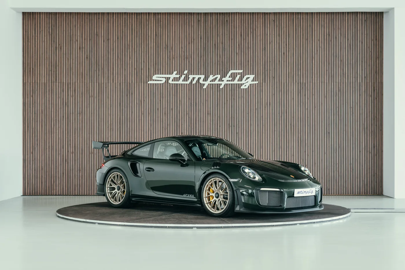 2018 Porsche 911 GT2 RS angeboten von einem Oldtimerspezialisten in Stuttgart, Deutschland, Foto 7 von 25
