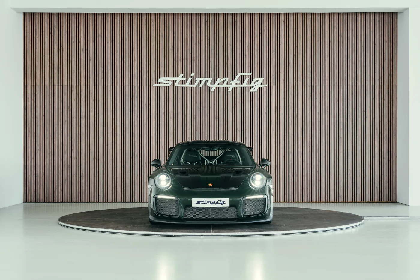 2018 Porsche 911 GT2 RS angeboten von einem Oldtimerspezialisten in Stuttgart, Deutschland, Foto 8 von 25