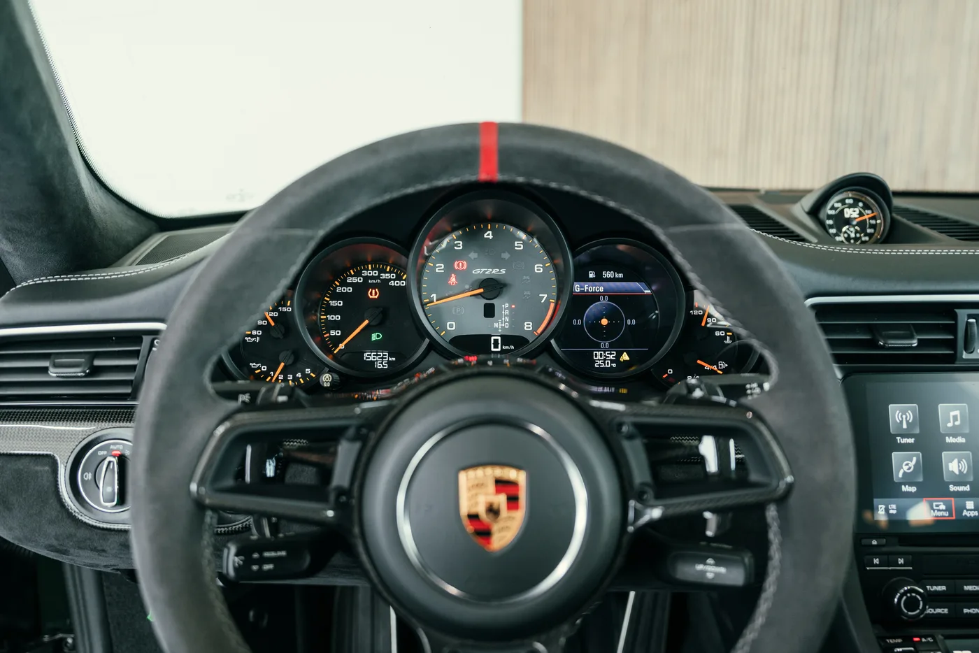 2018 Porsche 911 GT2 RS angeboten von einem Oldtimerspezialisten in Stuttgart, Deutschland, Foto 25 von 25