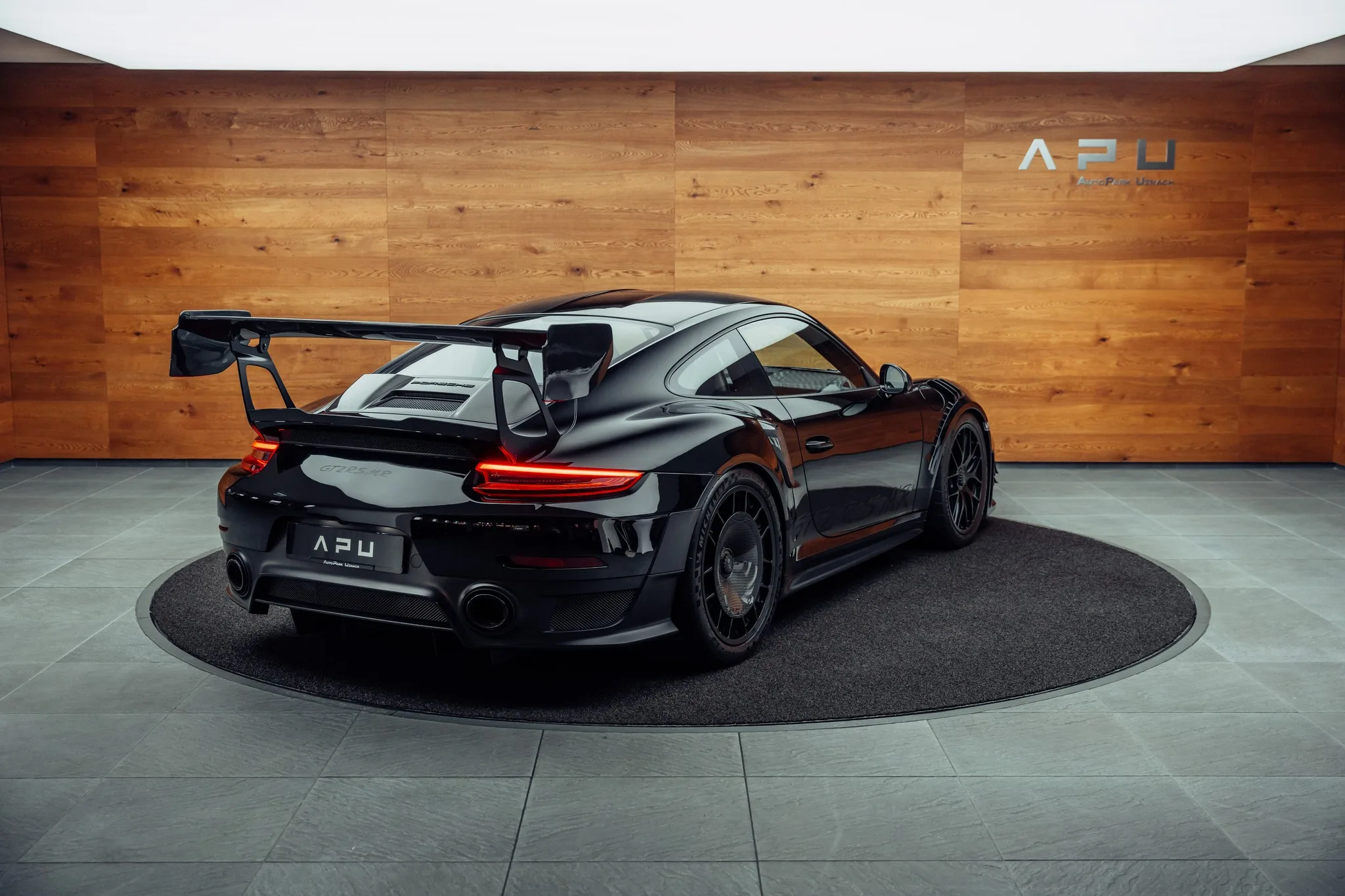 2018 Porsche 911 GT2 RS, 2/30
