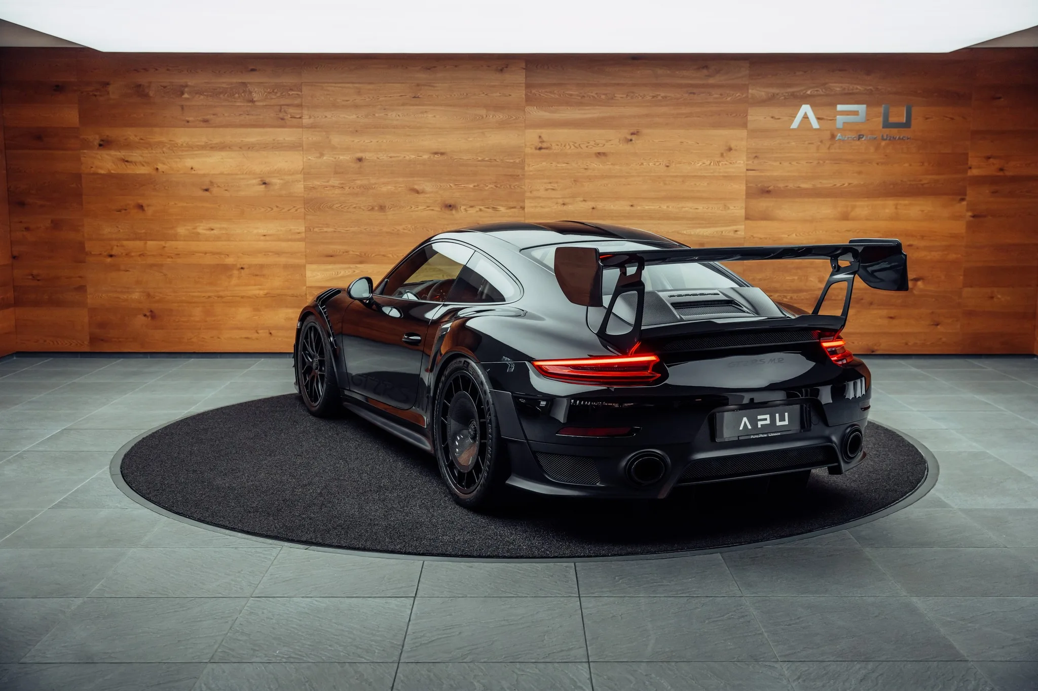 2018 Porsche 911 GT2 RS, 3/30