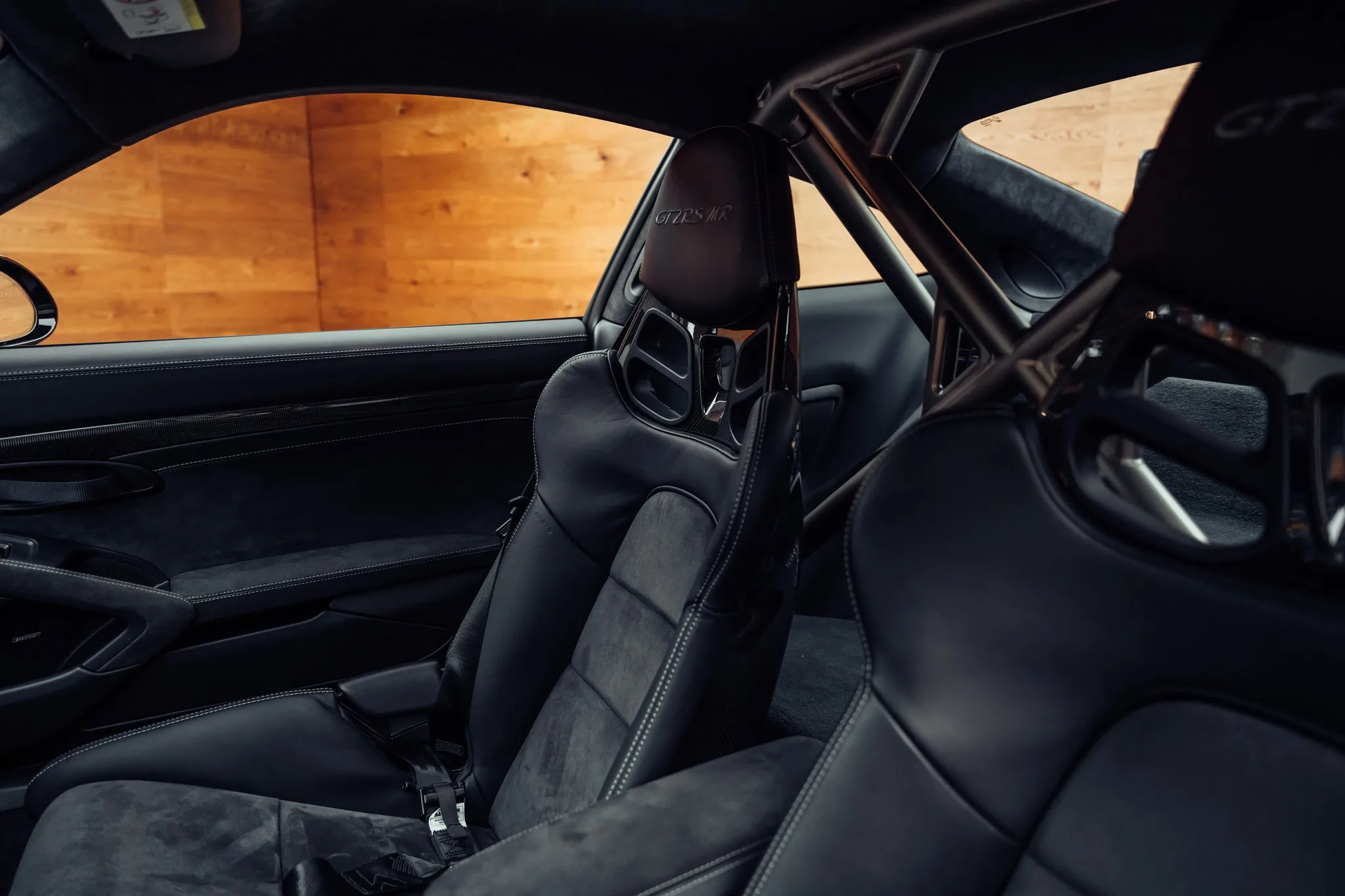 2018 Porsche 911 GT2 RS, 7/30