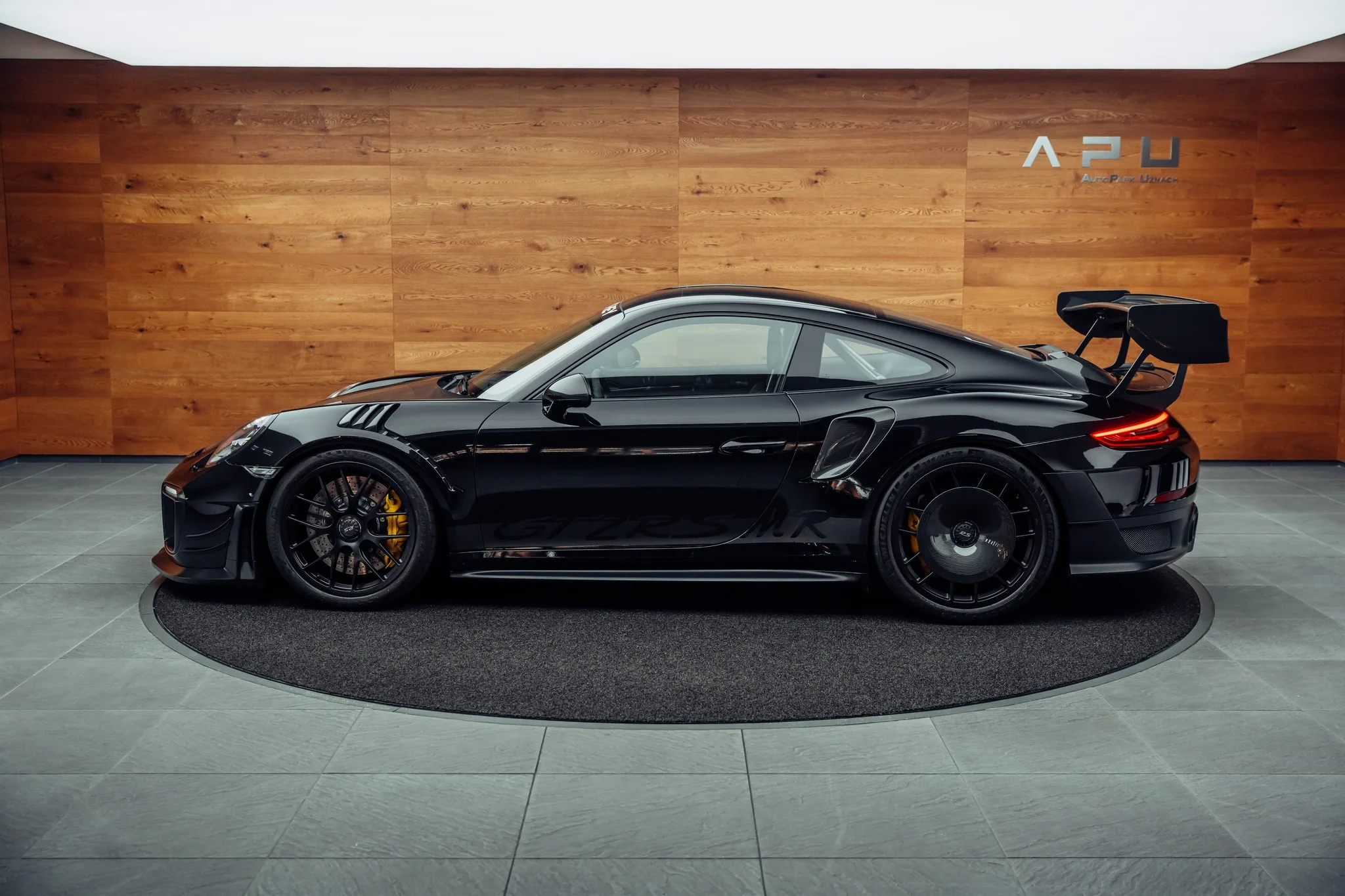 2018 Porsche 911 GT2 RS, 10/30
