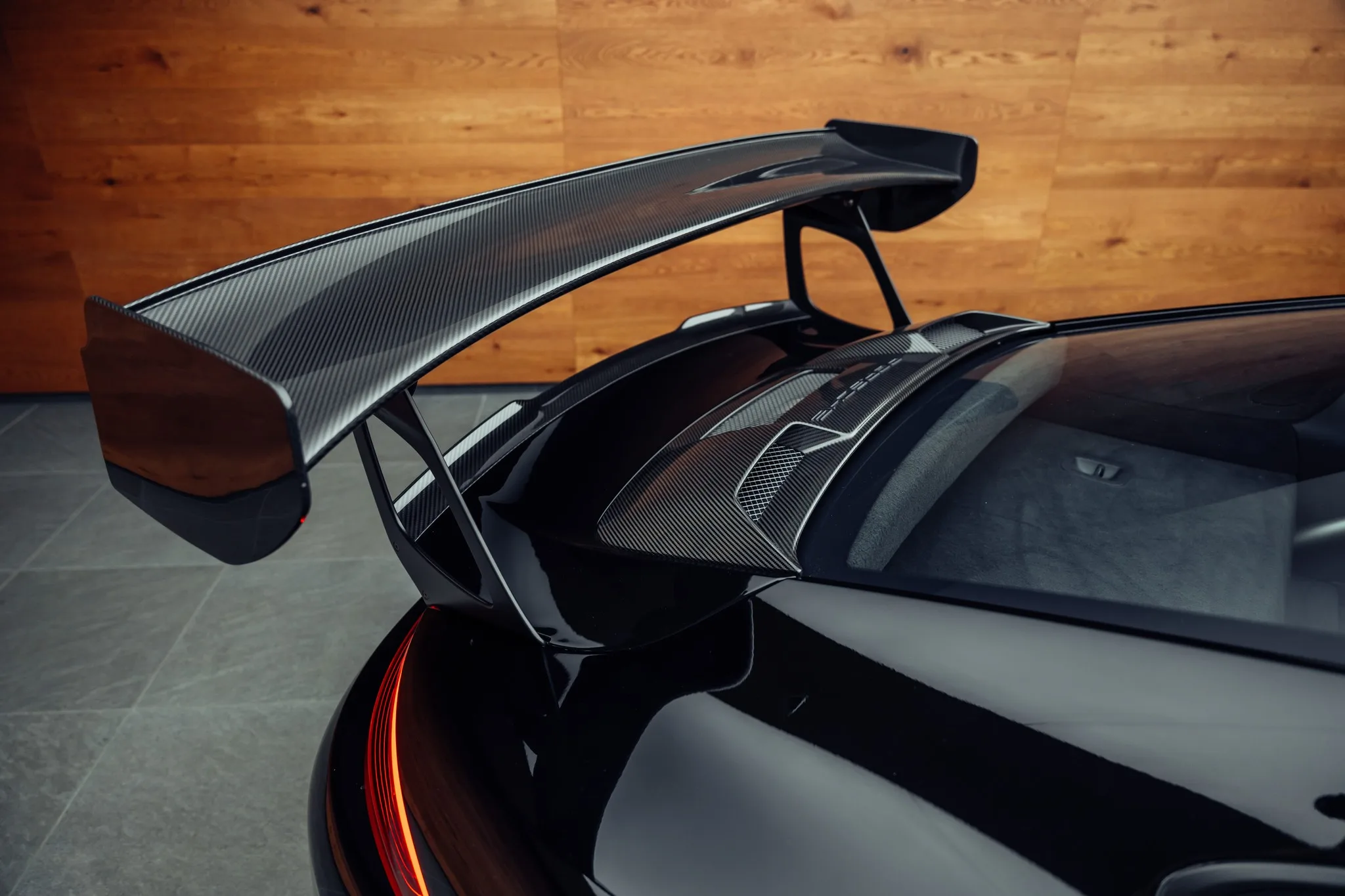 2018 Porsche 911 GT2 RS, 24/30
