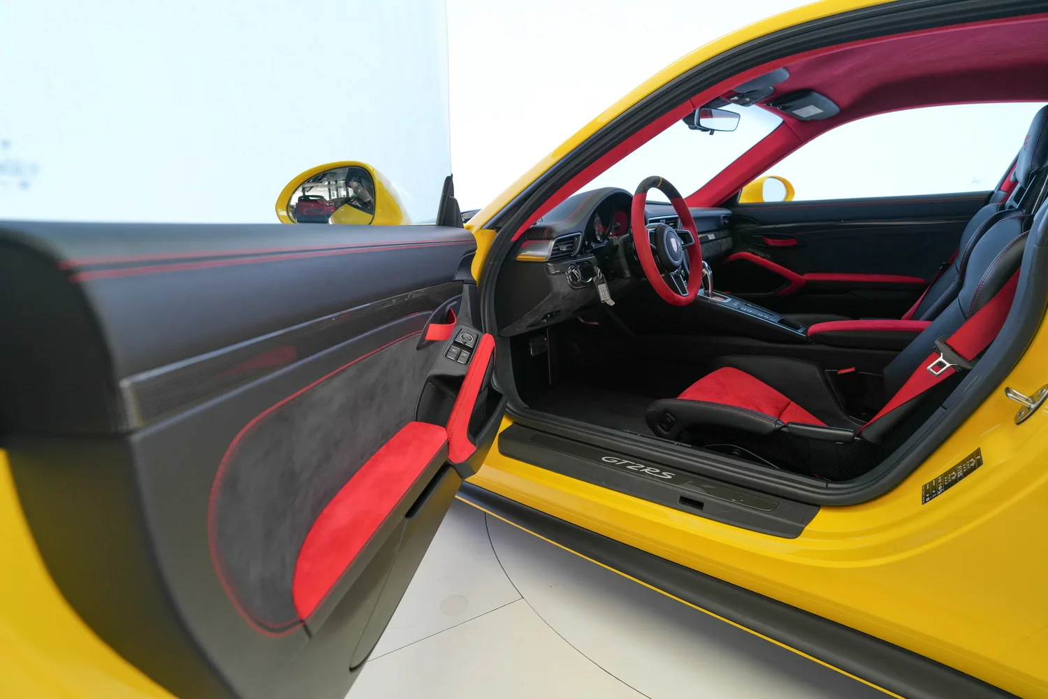 2018 Porsche 911 GT2 RS, 3/20