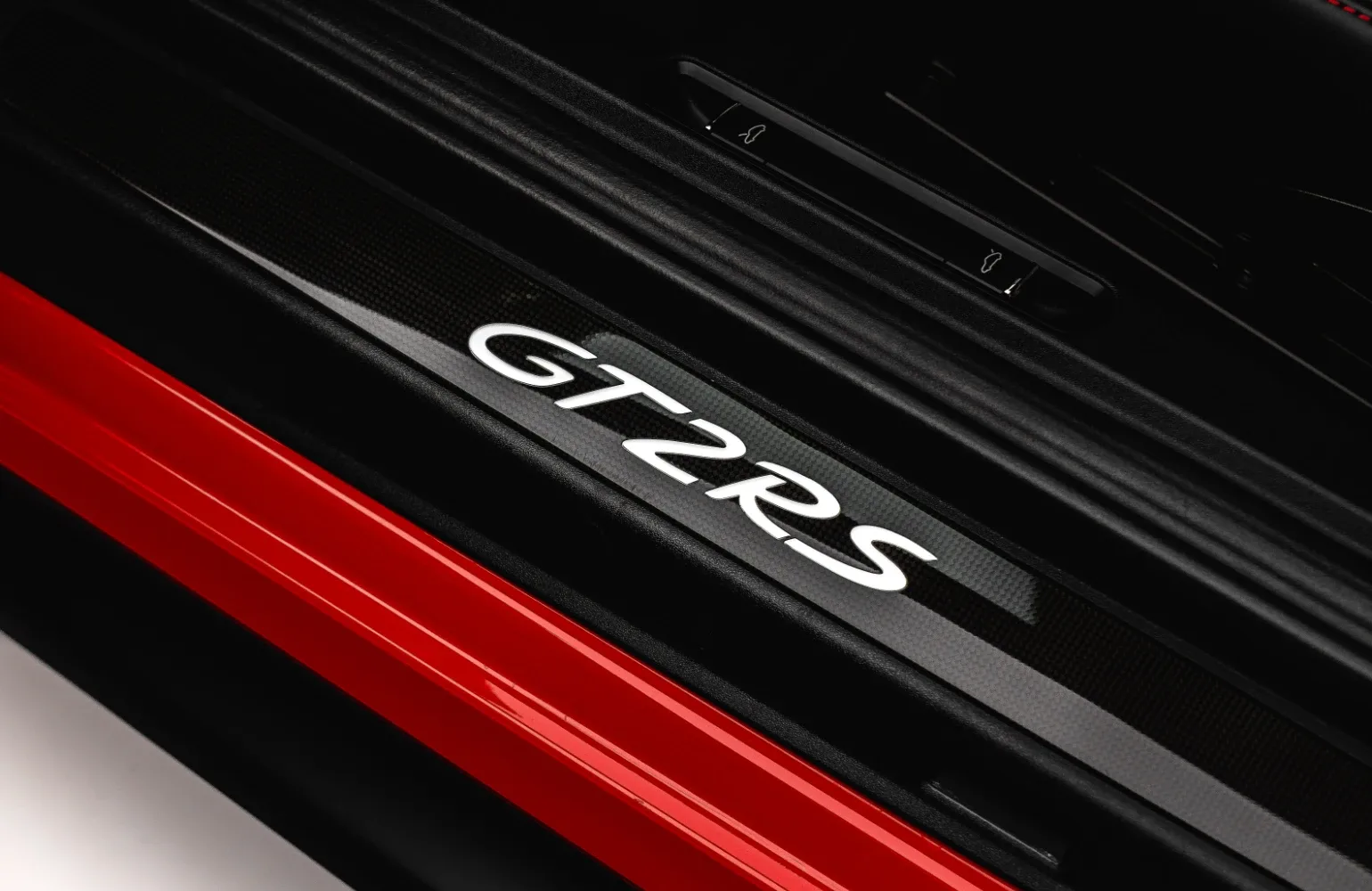 2018 Porsche 911 GT2 RS Weissach Package, 20/30