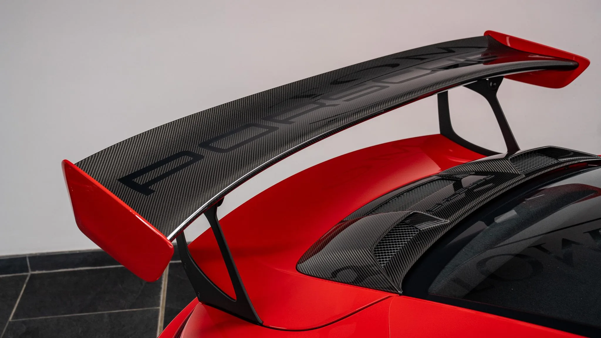 2018 Porsche 911 GT2 RS Weissach (991.2), 15/30