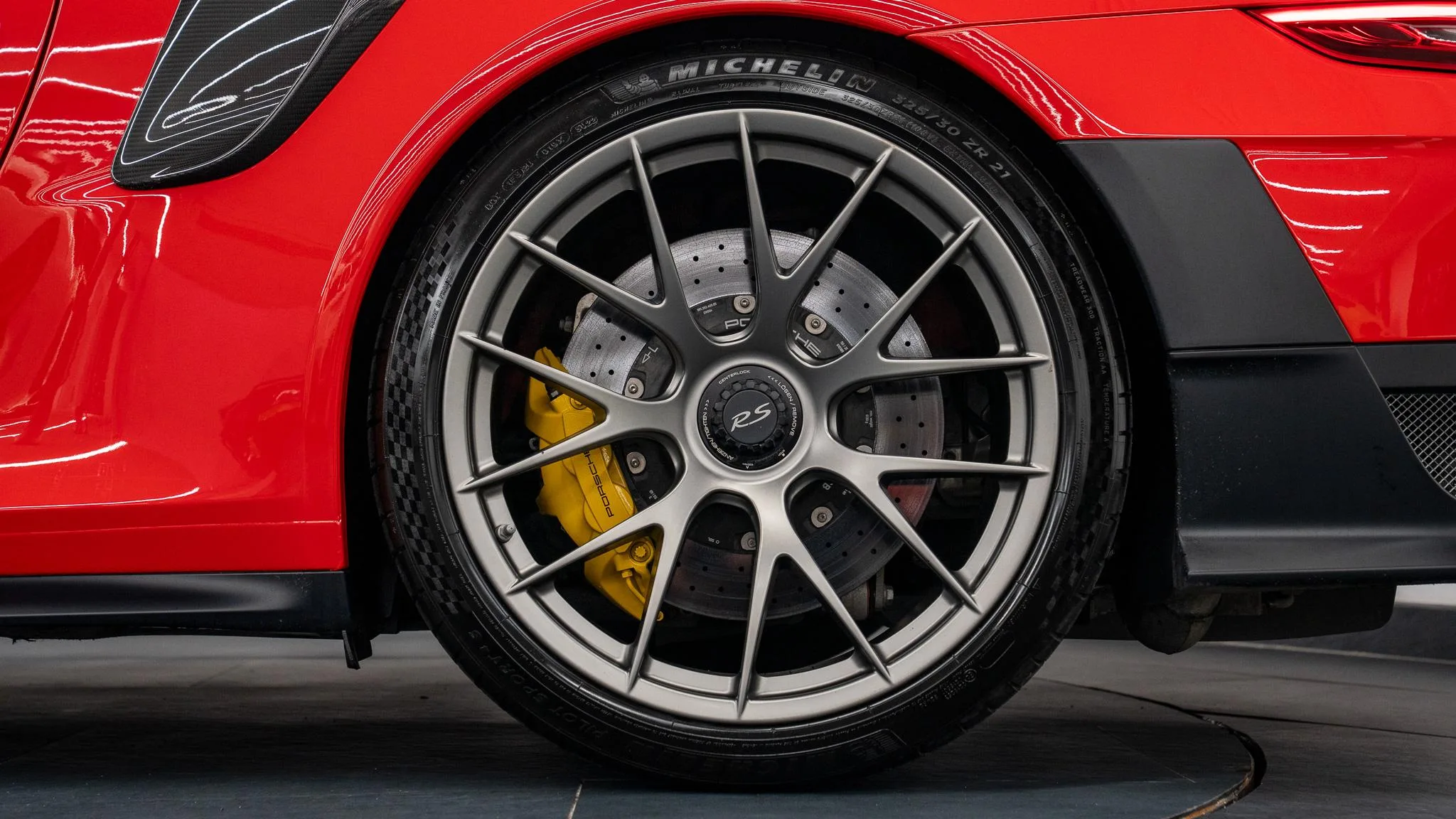 2018 Porsche 911 GT2 RS Weissach (991.2), 19/30