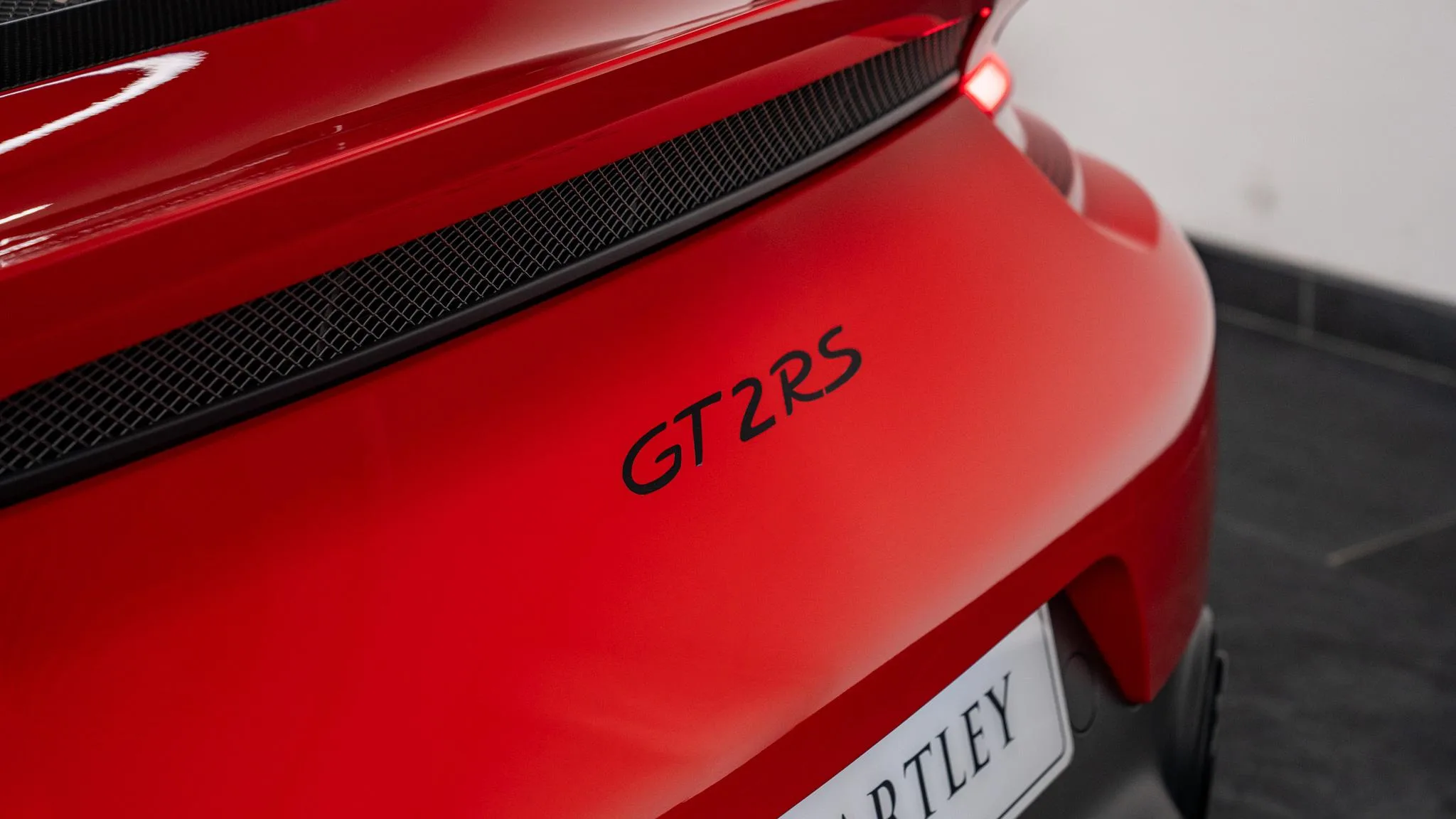 2018 Porsche 911 GT2 RS Weissach (991.2), 26/30
