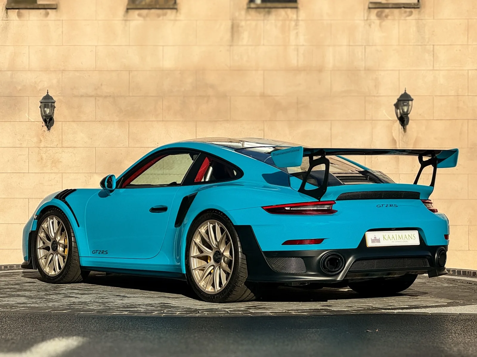 2018 Porsche 911 GT2 RS Weissach, 8/30