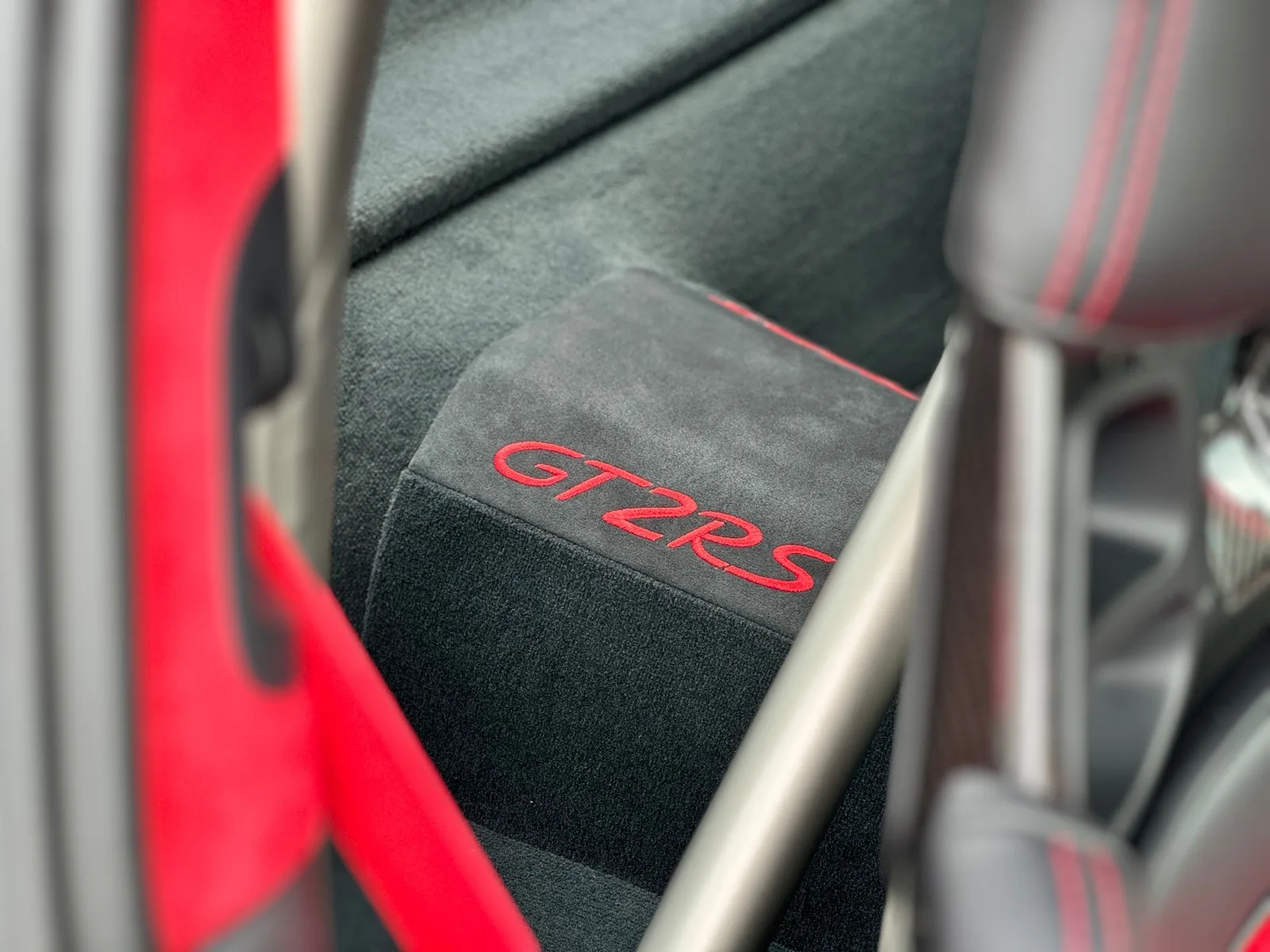 2018 Porsche 911 GT2 RS Weissach, 20/30