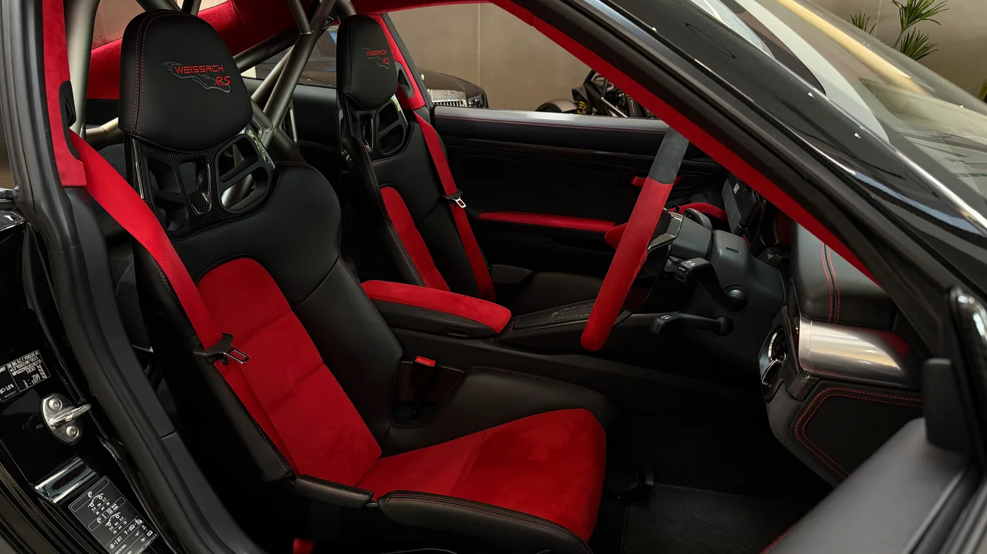 2018 Porsche 911 GT2 RS proposée par un concessionnaire spécialisé à Sunningdale, Royaume-Uni, photo 5 sur 6