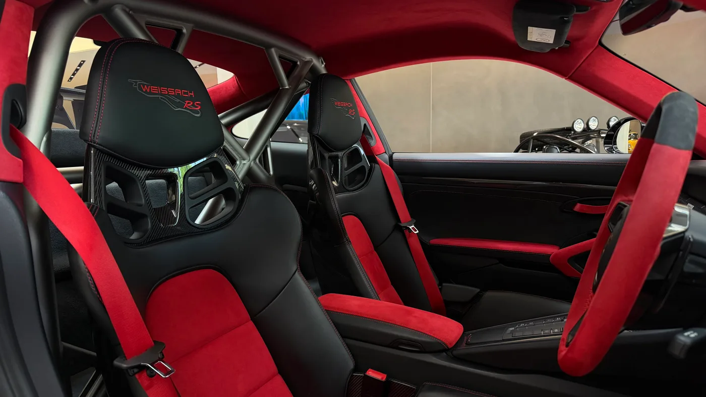 2018 Porsche 911 GT2 RS proposée par un concessionnaire spécialisé à Sunningdale, Royaume-Uni, photo 6 sur 6