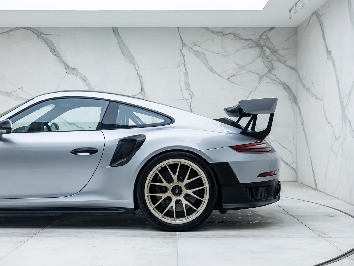 2018 Porsche 911 GT2 RS Weissach, 6/30