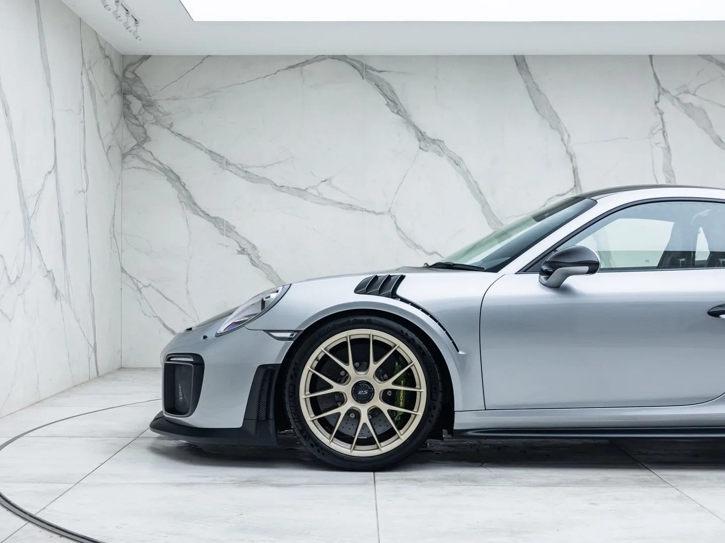2018 Porsche 911 GT2 RS Weissach, 7/30