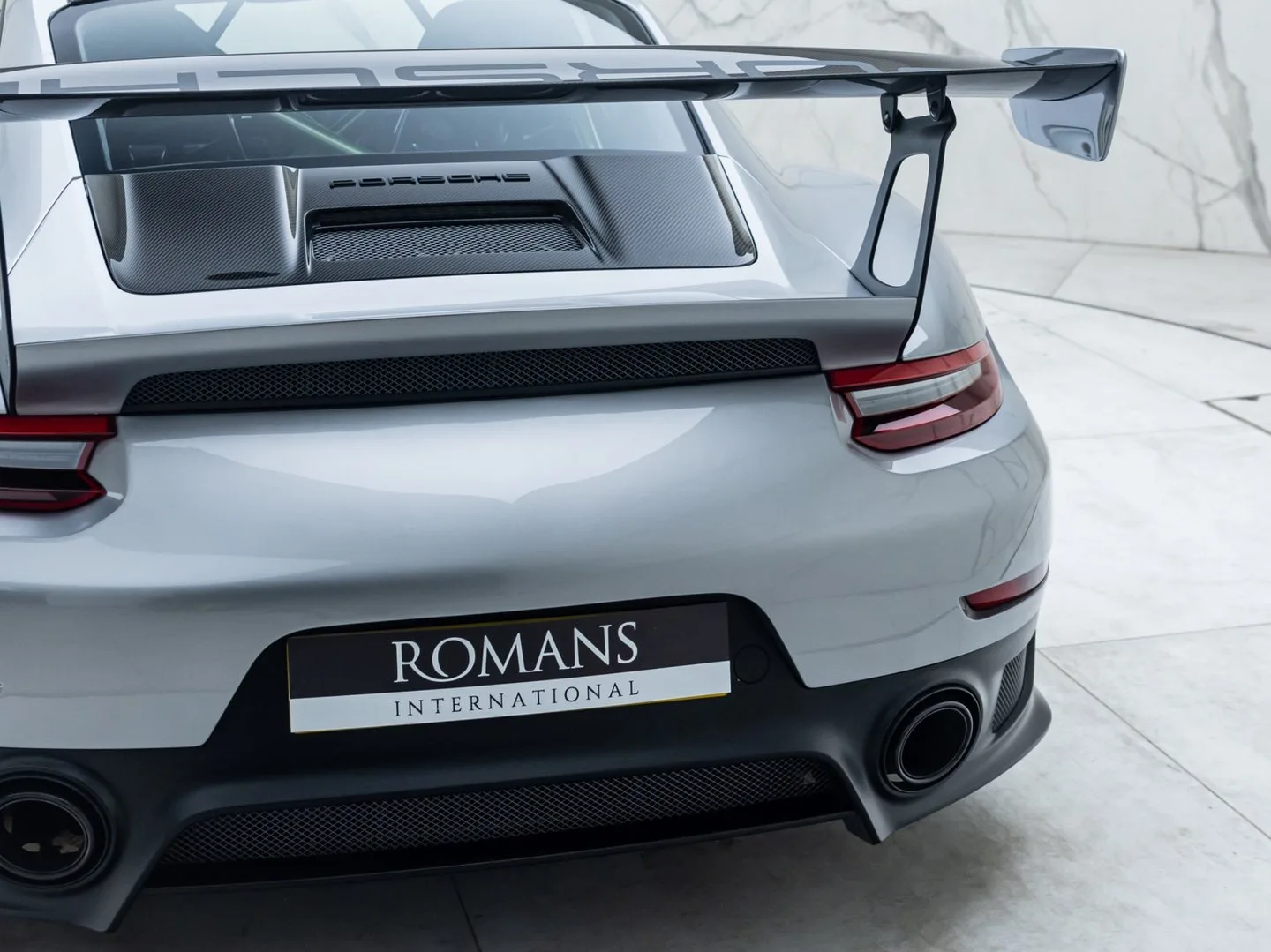 2018 Porsche 911 GT2 RS Weissach, 8/30