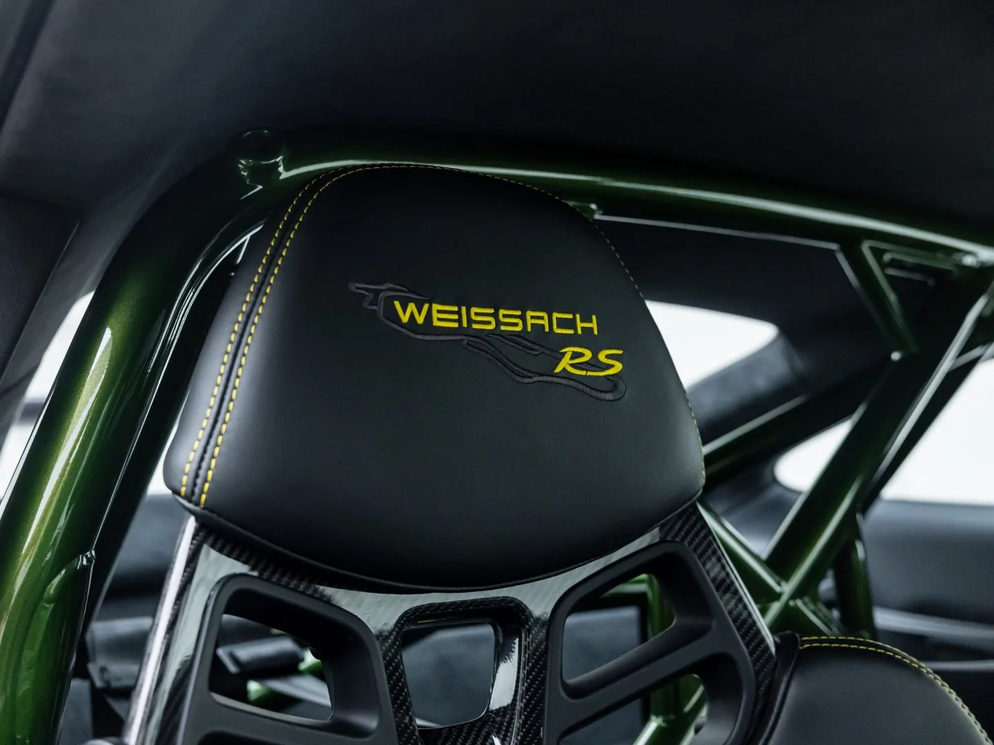 2018 Porsche 911 GT2 RS Weissach, 13/30