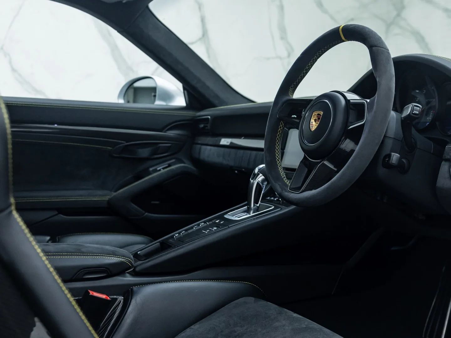 2018 Porsche 911 GT2 RS Weissach, 15/30