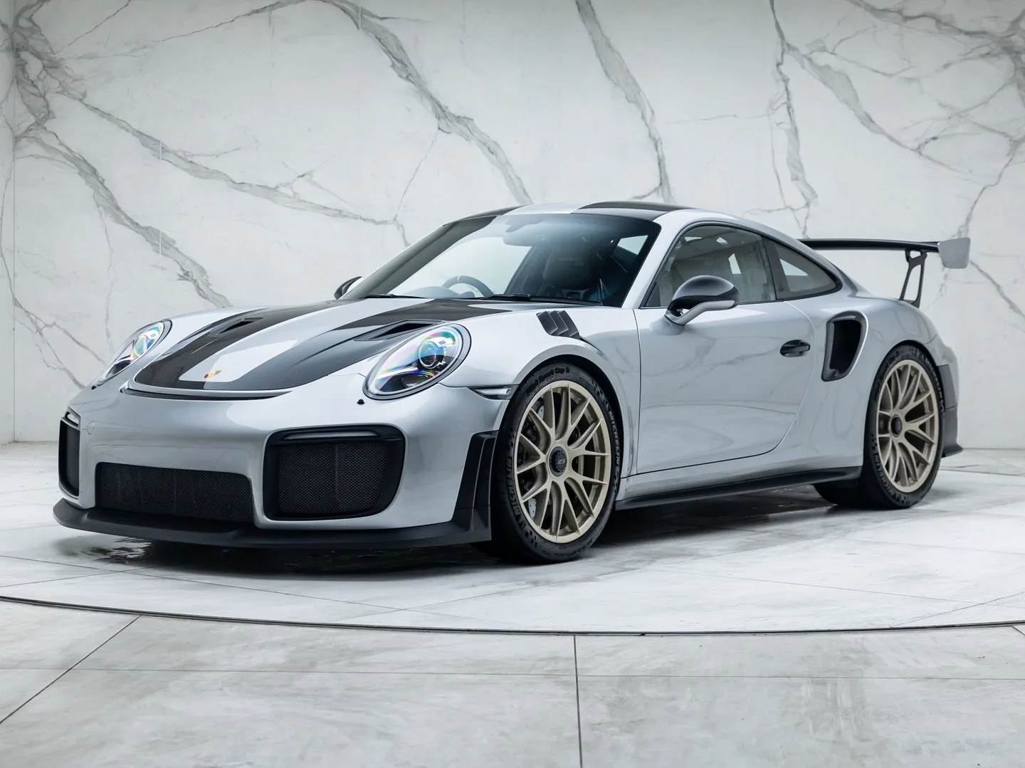 2018 Porsche 911 GT2 RS Weissach angeboten von einem Fachhändler in Banstead, Vereinigtes Königreich, Hauptfoto
