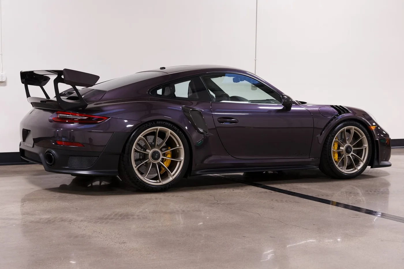 2018 Porsche 911 GT2 RS verkauft von einem Fachhändler in Costa Mesa, Vereinigte Staaten, Foto 8 von 15
