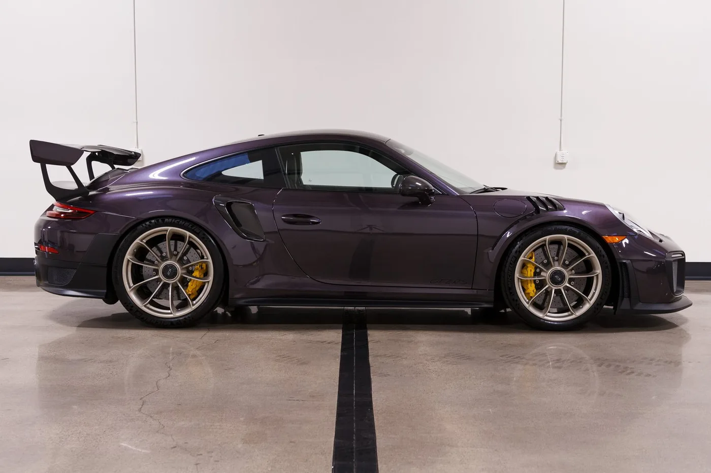 2018 Porsche 911 GT2 RS verkauft von einem Fachhändler in Costa Mesa, Vereinigte Staaten, Foto 9 von 15