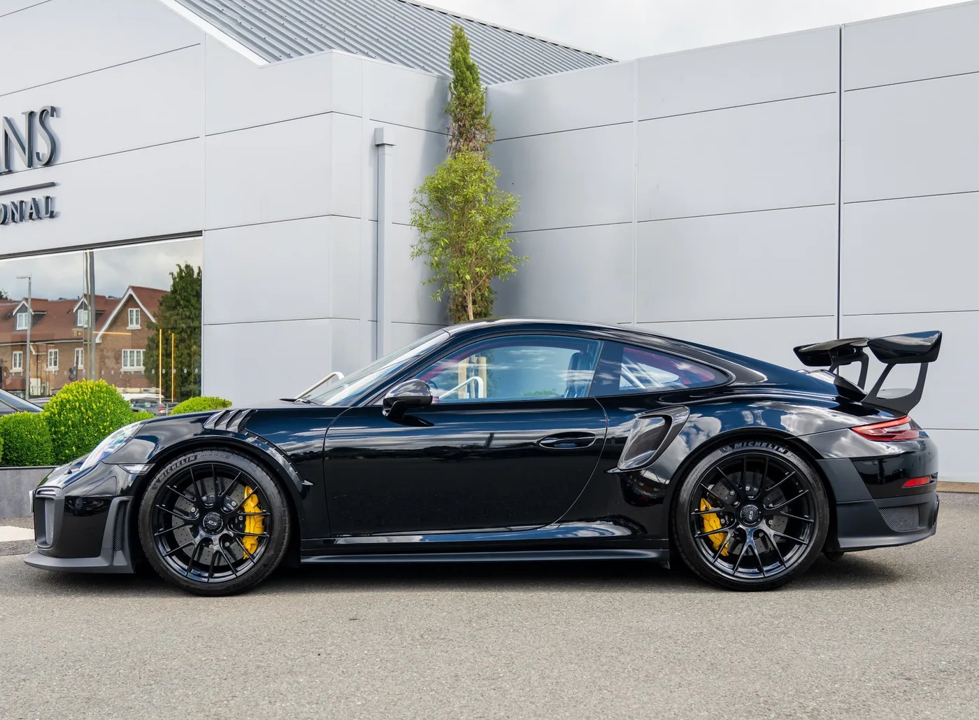 2018 Porsche 911 GT2 RS Weissach package offered by a specialist dealer in Banstead, United Kingdom, photo 3 of 15