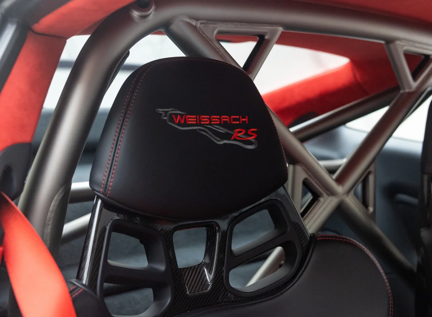 2018 Porsche 911 GT2 RS Weissach package offered by a specialist dealer in Banstead, United Kingdom, photo 15 of 15