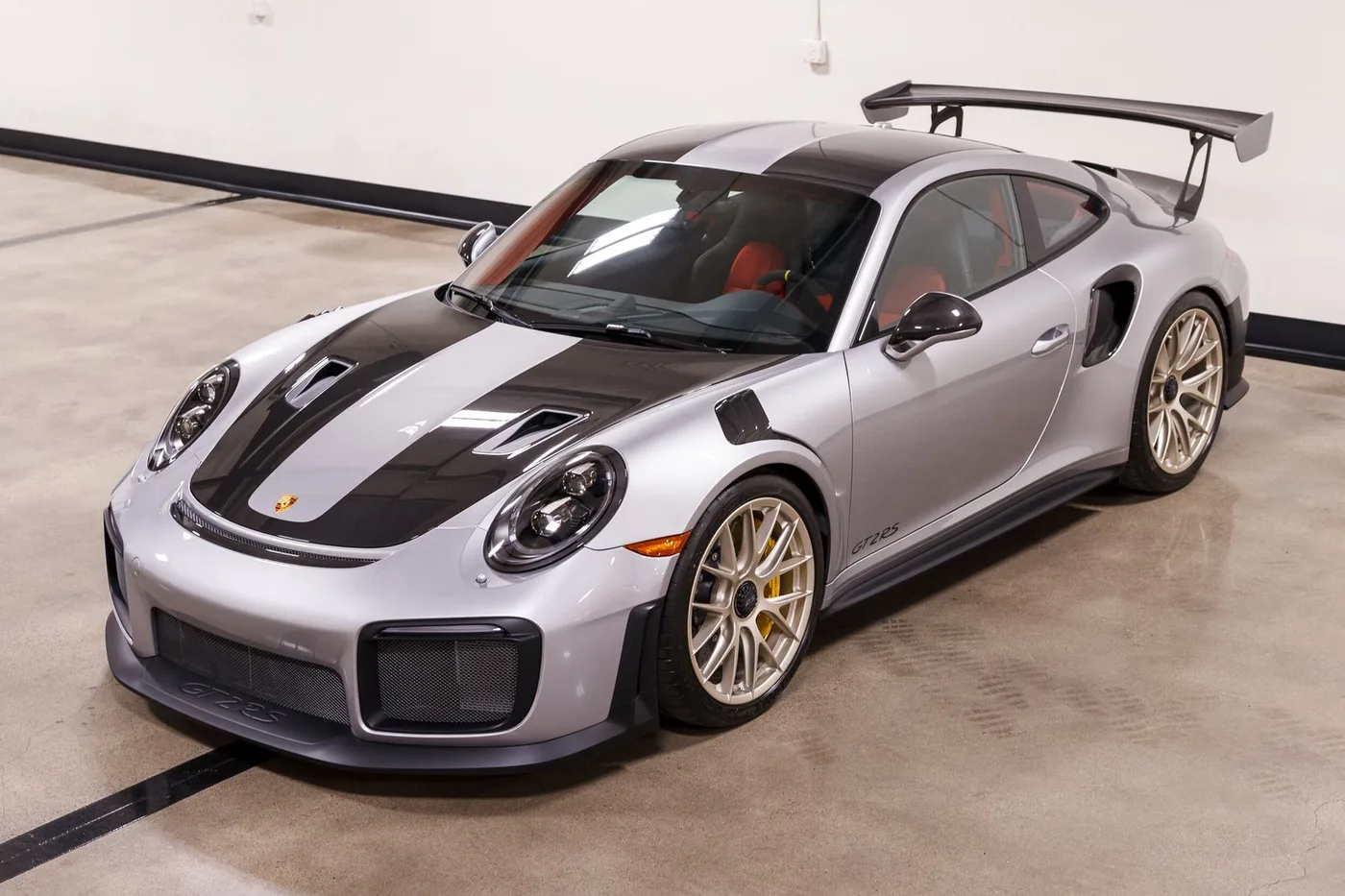 2018 Porsche 911 GT2 RS Weissach package verkauft von einem Fachhändler in Costa Mesa, Vereinigte Staaten, Foto 13 von 15