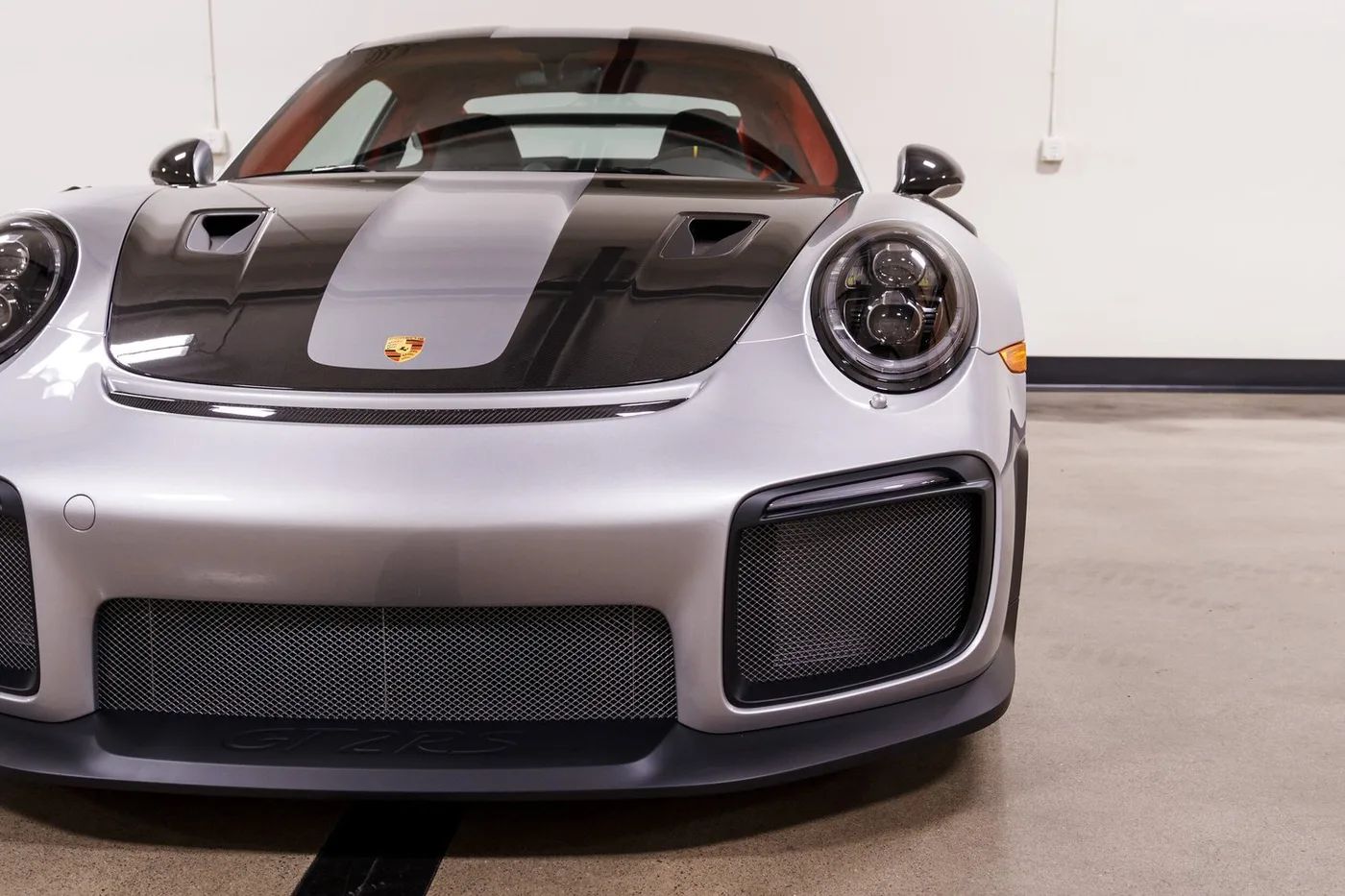 2018 Porsche 911 GT2 RS Weissach package verkauft von einem Fachhändler in Costa Mesa, Vereinigte Staaten, Foto 14 von 15
