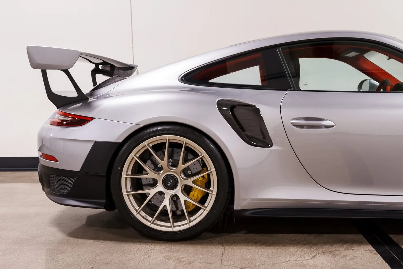 2018 Porsche 911 GT2 RS Weissach package verkauft von einem Fachhändler in Costa Mesa, Vereinigte Staaten, Foto 15 von 15