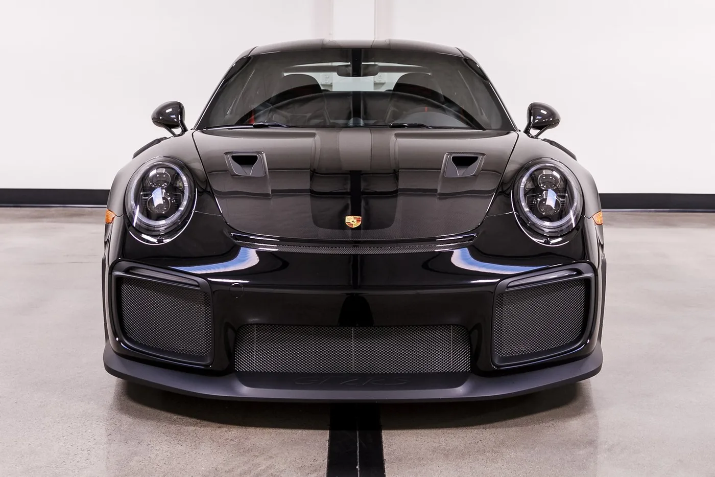 2018 Porsche 911 GT2 RS Weissach package verkauft von einem Fachhändler in Costa Mesa, Vereinigte Staaten, Foto 3 von 15