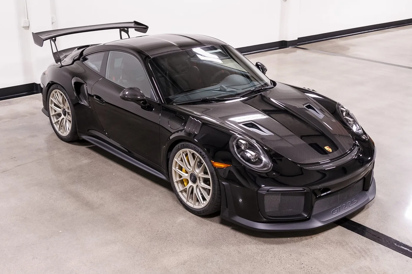 2018 Porsche 911 GT2 RS Weissach package verkauft von einem Fachhändler in Costa Mesa, Vereinigte Staaten, Foto 11 von 15