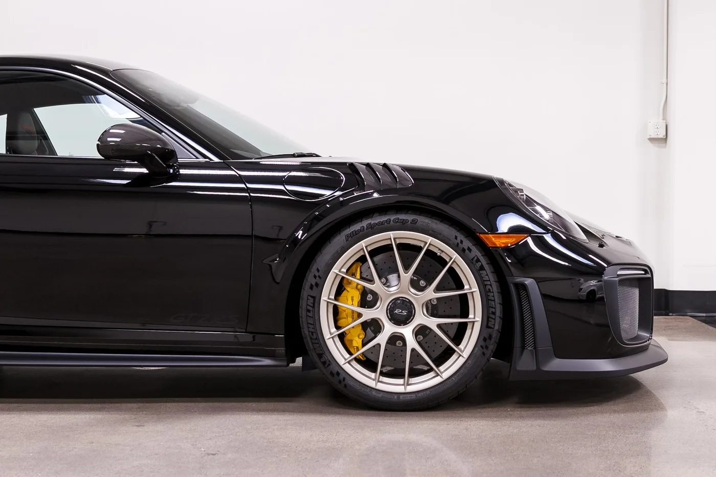 2018 Porsche 911 GT2 RS Weissach package verkauft von einem Fachhändler in Costa Mesa, Vereinigte Staaten, Foto 15 von 15