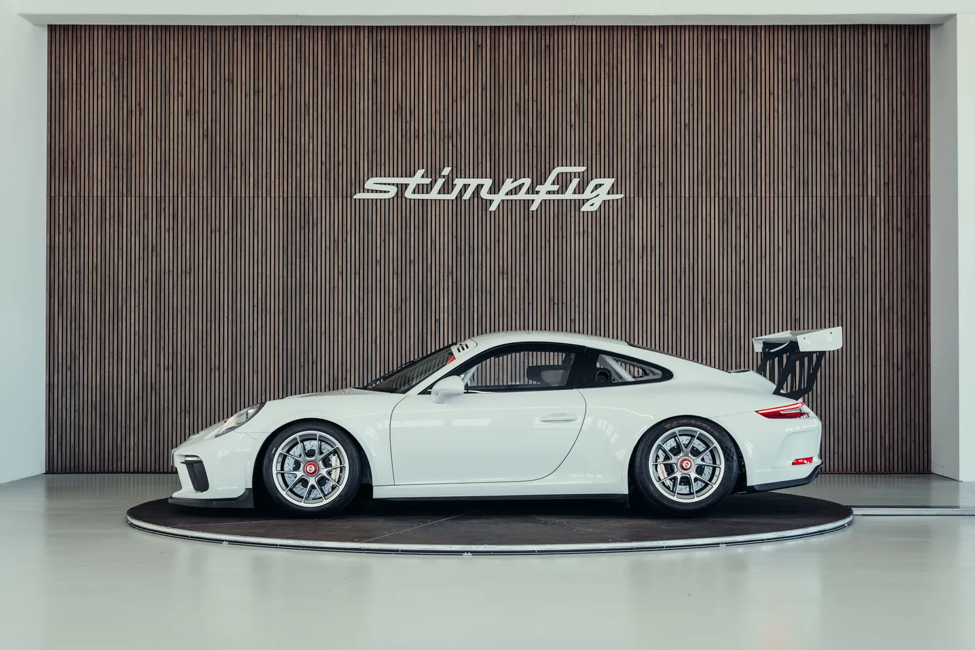 2018 Porsche 911 GT3 Cup angeboten von einem Oldtimerspezialisten in Stuttgart, Deutschland, Foto 2 von 25