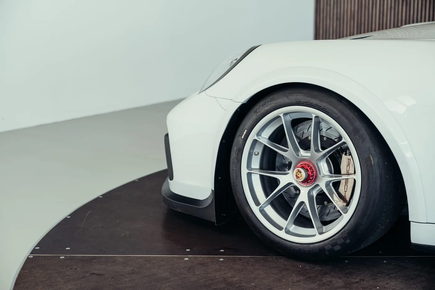2018 Porsche 911 GT3 Cup angeboten von einem Oldtimerspezialisten in Stuttgart, Deutschland, Foto 17 von 25