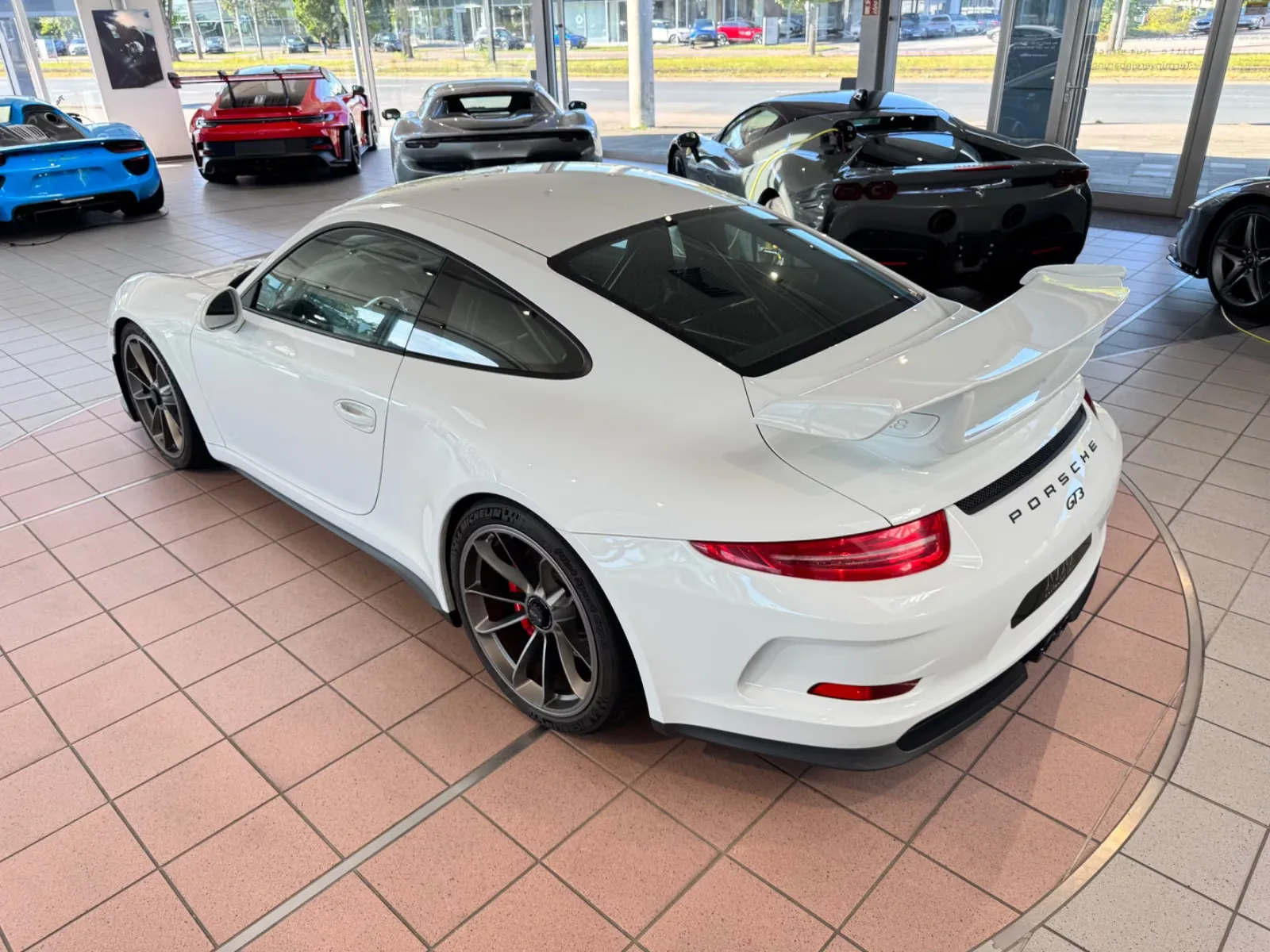 2018 Porsche 911 GT3, 11/27