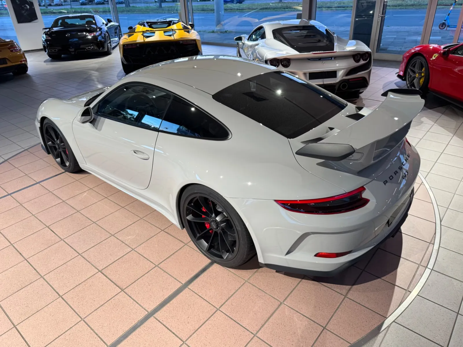 2018 Porsche 911 GT3, 8/27