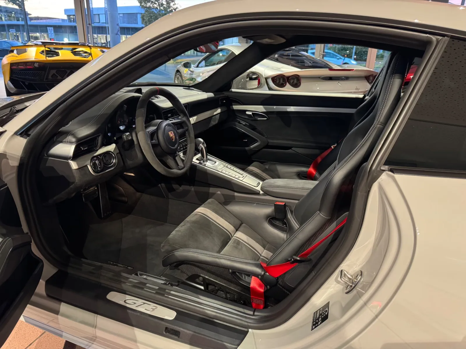 2018 Porsche 911 GT3, 16/27