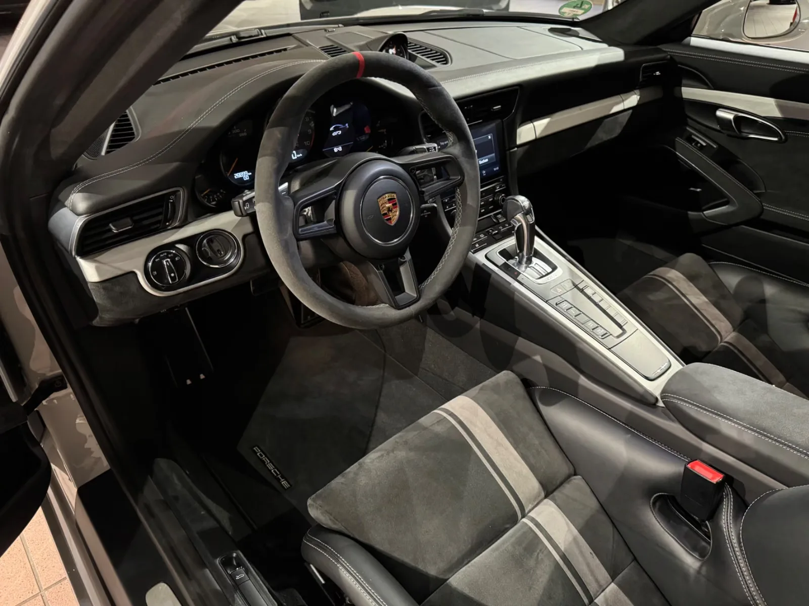 2018 Porsche 911 GT3, 17/27