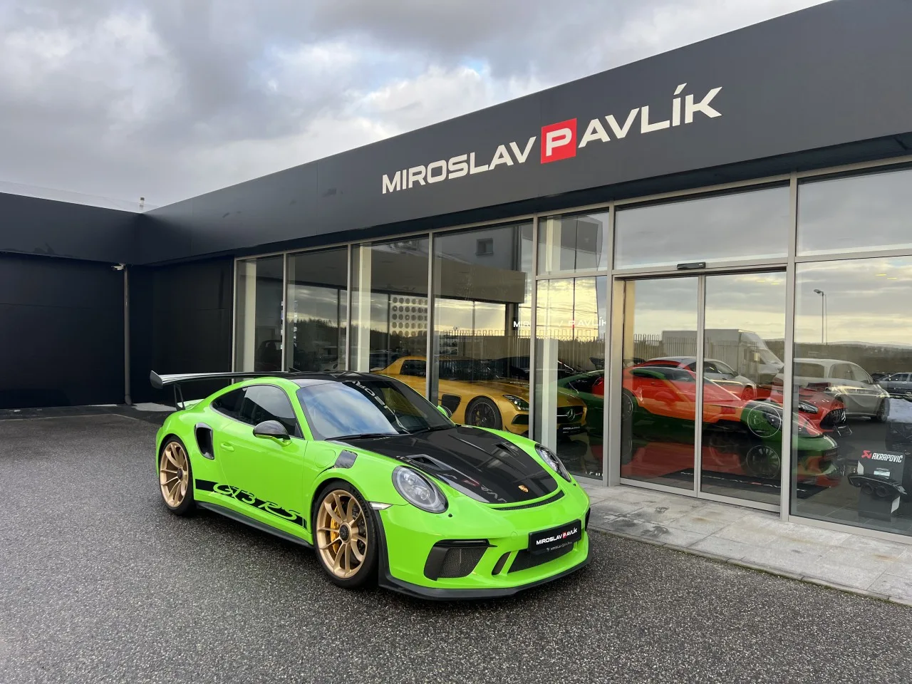 2018 Porsche 911 GT3 RS Weissach package, without particulate filter offered by a specialist dealer in Písek, Czechia, main photo