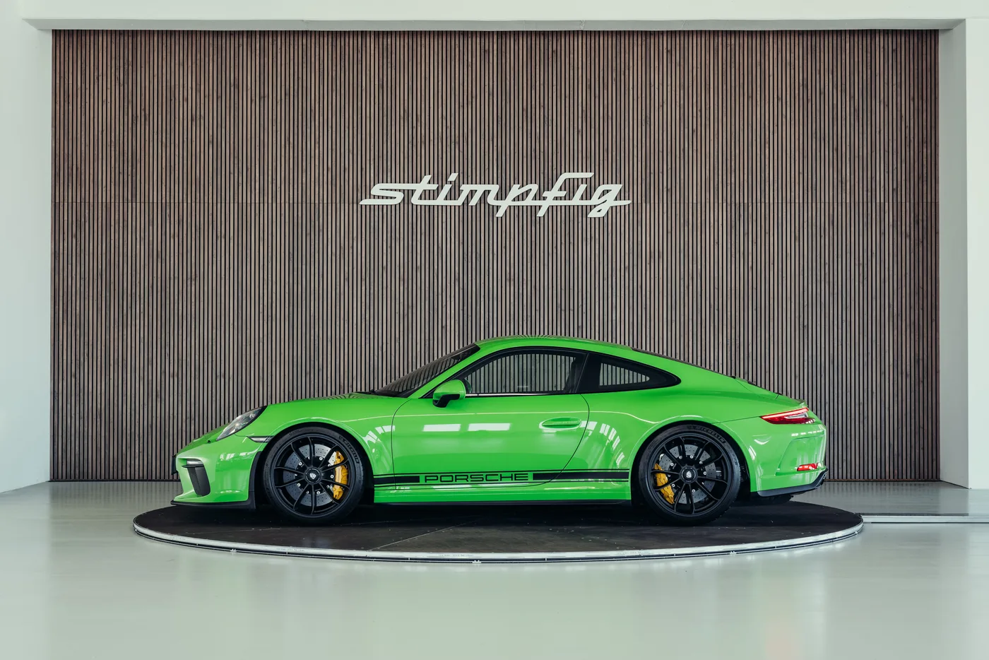 2018 Porsche 911 GT3 Touring offered by a collector car specialist in Stuttgart, Germany, photo 2 of 25