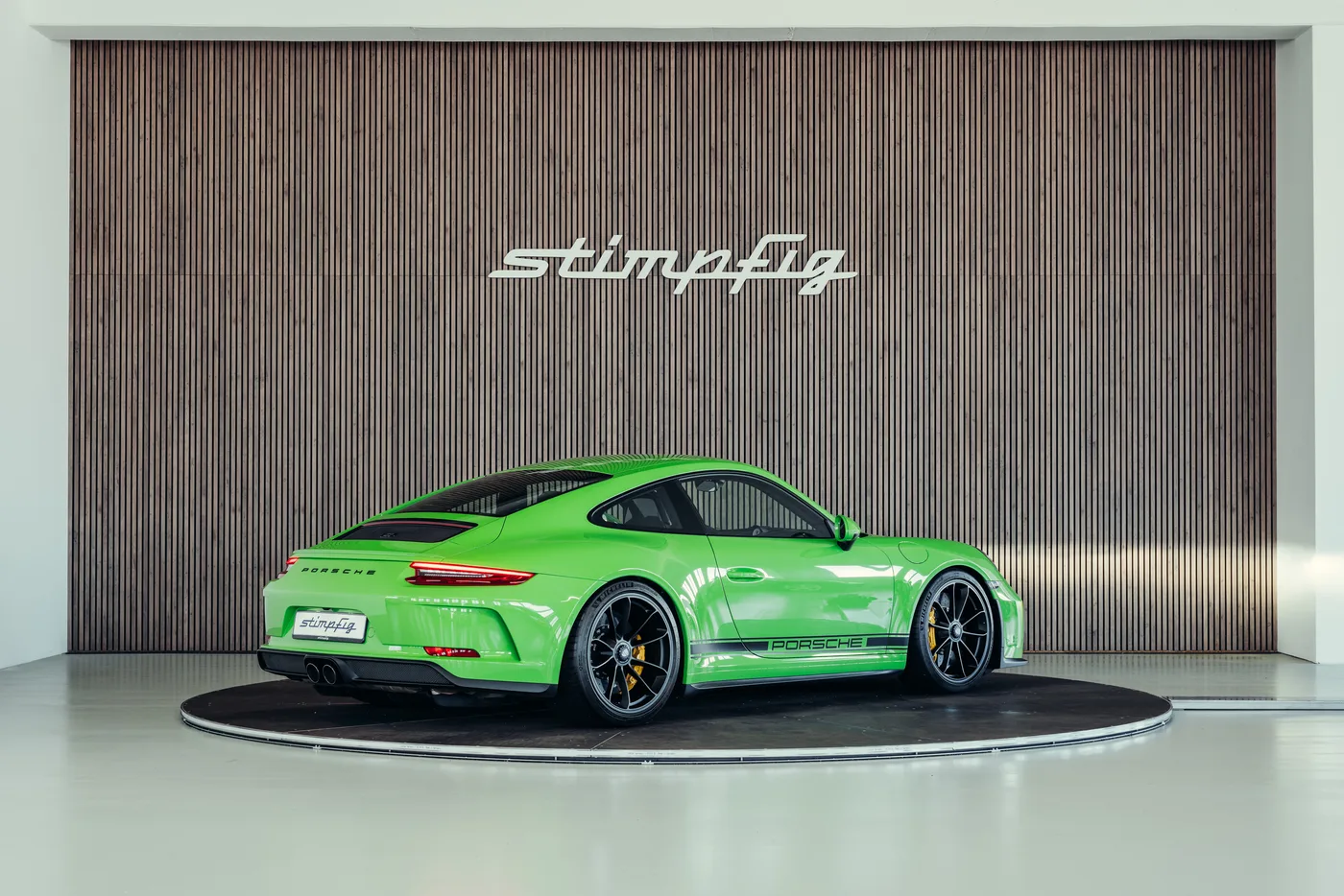 2018 Porsche 911 GT3 Touring offered by a collector car specialist in Stuttgart, Germany, photo 5 of 25