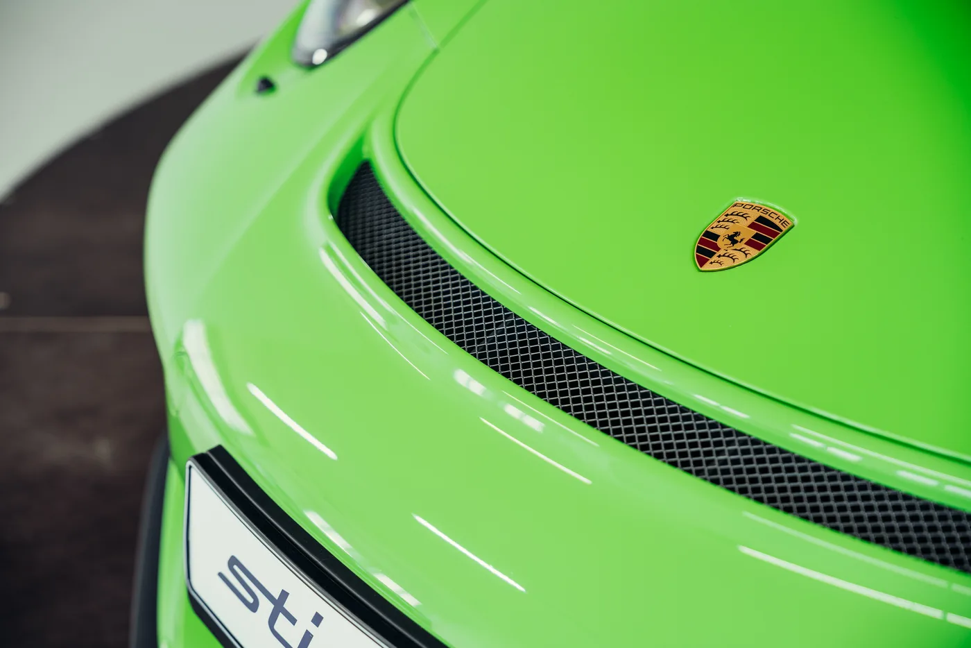 2018 Porsche 911 GT3 Touring offered by a collector car specialist in Stuttgart, Germany, photo 9 of 25