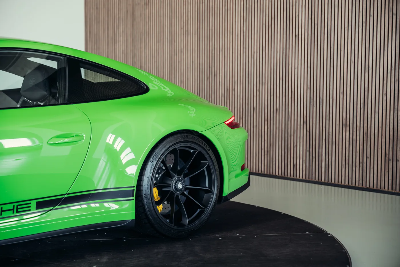 2018 Porsche 911 GT3 Touring offered by a collector car specialist in Stuttgart, Germany, photo 12 of 25