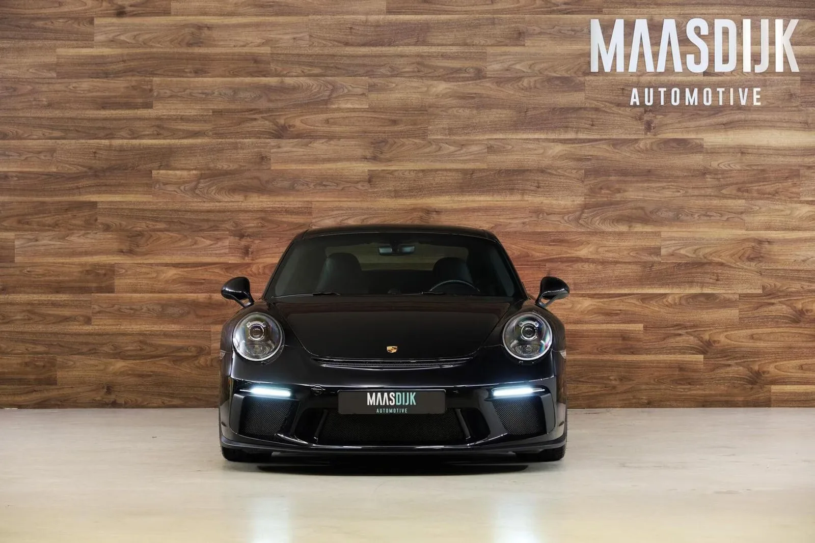 2018 Porsche 911 GT3 Touring, 2/30