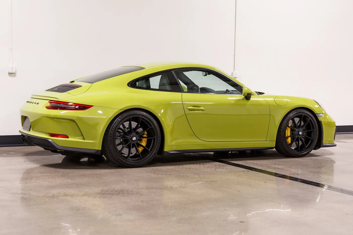 2018 Porsche 911 GT3 Touring sold by a specialist dealer in Costa Mesa, United States, photo 7 of 15