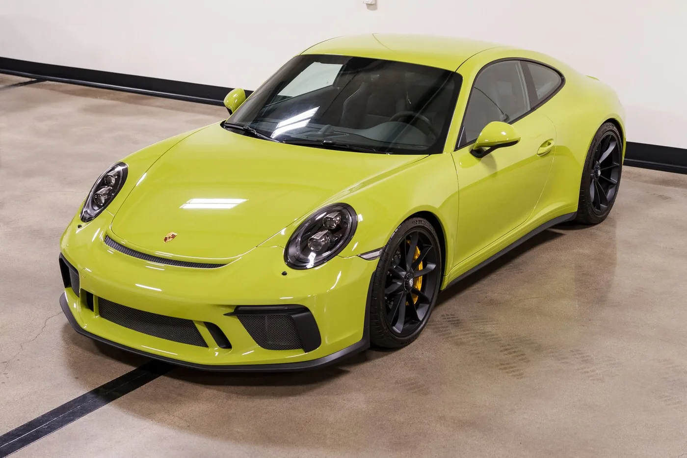 2018 Porsche 911 GT3 Touring sold by a specialist dealer in Costa Mesa, United States, photo 10 of 15