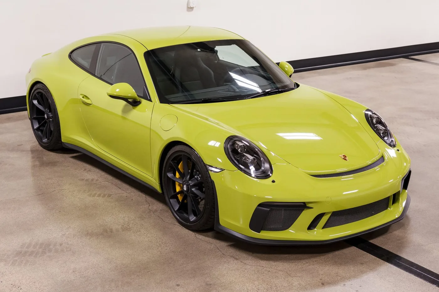2018 Porsche 911 GT3 Touring sold by a specialist dealer in Costa Mesa, United States, photo 12 of 15