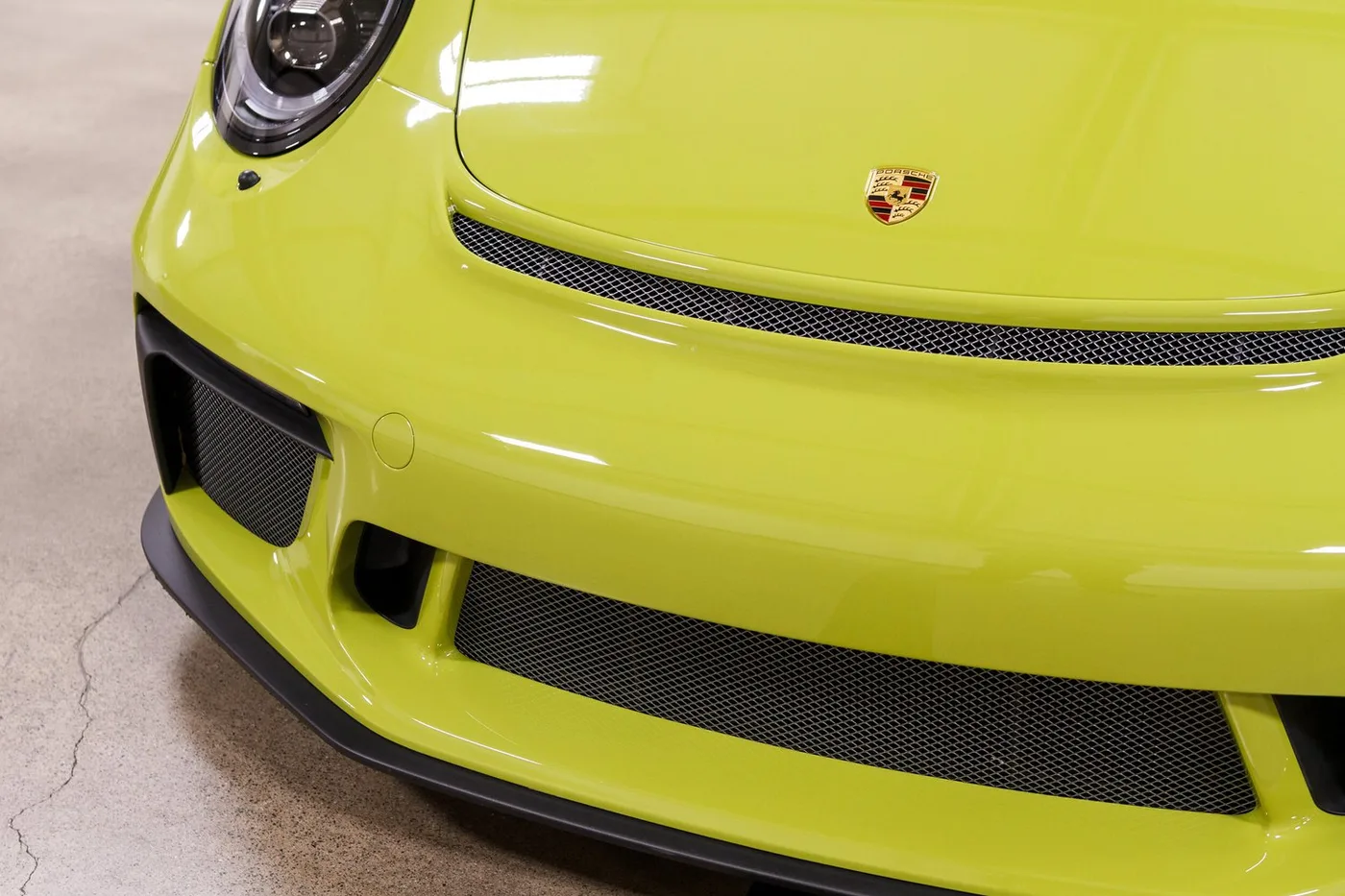 2018 Porsche 911 GT3 Touring sold by a specialist dealer in Costa Mesa, United States, photo 14 of 15