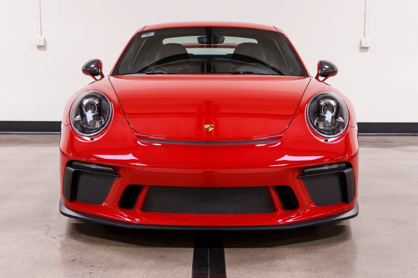 2018 Porsche 911 GT3 vendue par un concessionnaire spécialisé à Costa Mesa, États-Unis, photo 3 sur 15